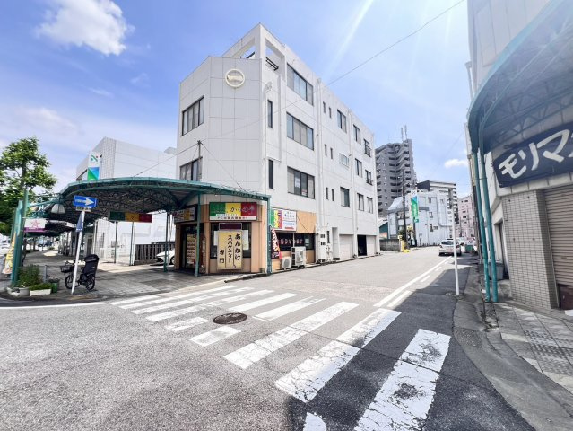 中野ビルの駐車場