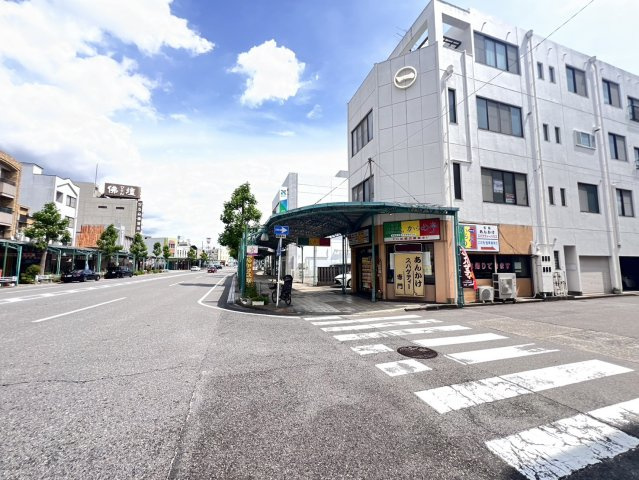 中野ビルの駐車場