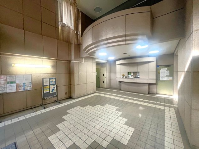 令和６年５月リノベーション済み♪シューズクローク付の１ＬＤＫ☆ライオンズマンション京都河原町第２のエントランス|エントランス