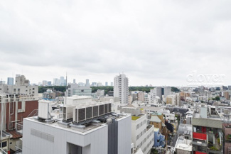 【展望】 | 眼前に広がる空の雄大さと、このお部屋の自慢の一つである「眺望」をご覧ください。毎日、この景色を独り占めできる新生活に夢が広がります。～即日のご見学可能～　お問合せはお気軽にどうぞ。
