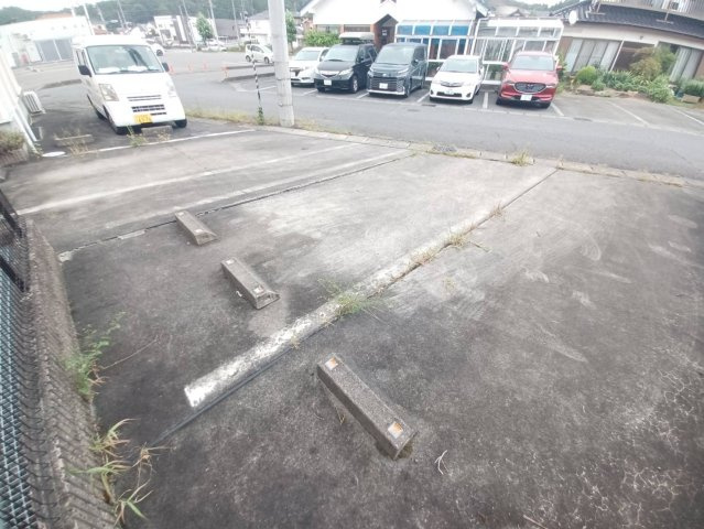 渡辺貸家の駐車場