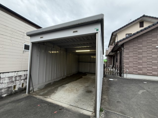 渡辺一戸建の駐車場