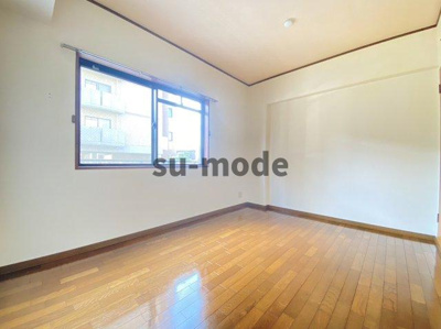 【寝室】 | スペンドカームリー