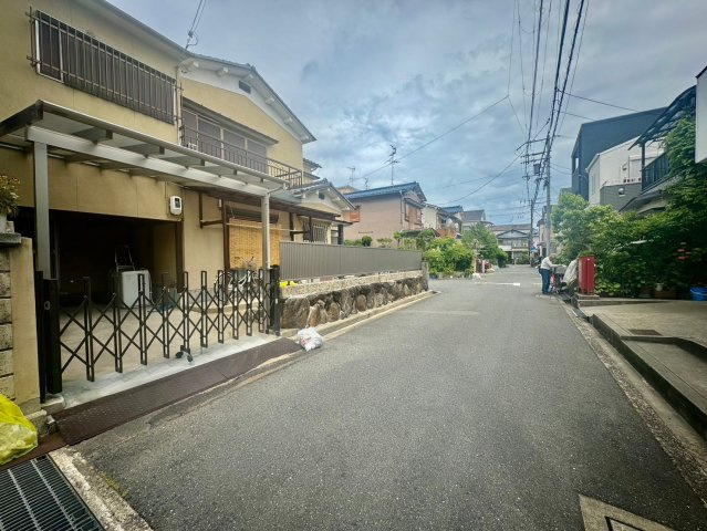 門真市沖町　土地の前面道路含む現地写真