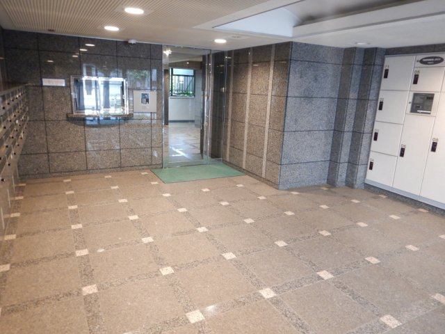ザ・パームス西戸山のエントランス