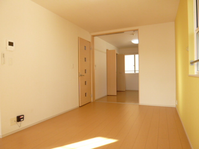 倉敷市児島下の町１丁目のアパートの居間・リビング