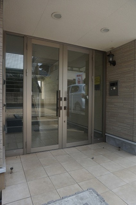 【エントランス】 | 南風ＥＡＳＴ | エントランス
※別号室参考写真