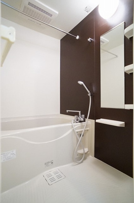 【浴室】 | 南風ＥＡＳＴ | バス
※別号室参考写真