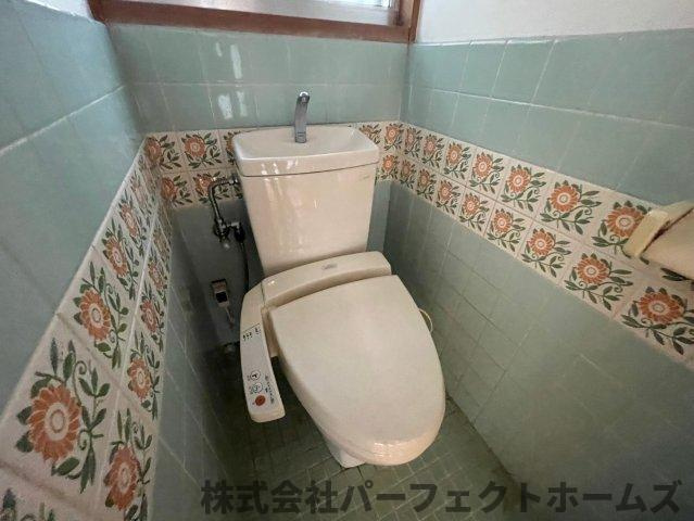 国松町戸建のトイレ|清潔感のあるトイレです