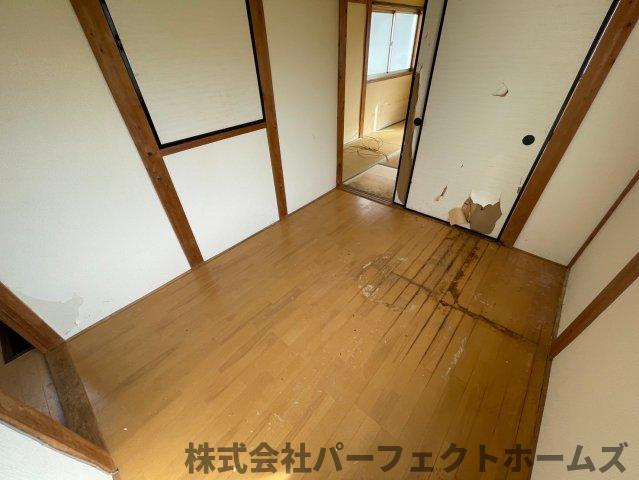 国松町戸建の洋室|使い勝手のいい洋室です