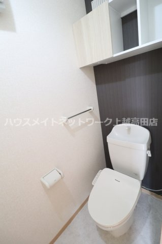 ＣＡＳＡフィオーレのトイレ|収納棚・温水洗浄暖房便座