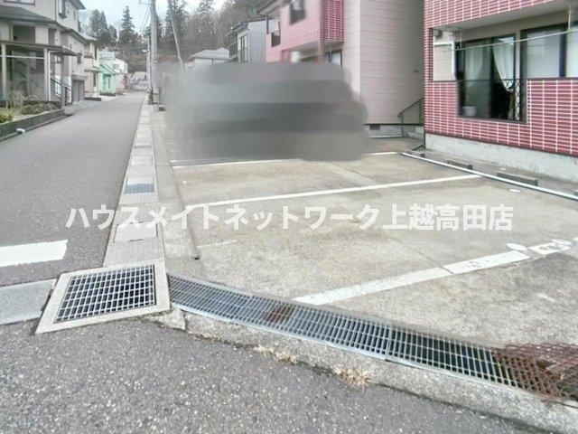 コーポ グランノーブルの駐車場|消雪付駐車場