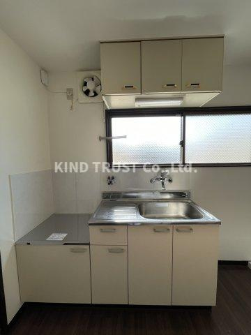 ハイツ浮田のキッチン|コンパクトなキッチンで掃除もラクラク