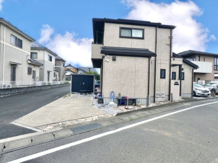 【中古戸建】高崎市大八木町の前面道路含む現地写真|■外観