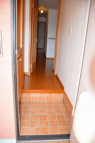 グランシス富木島の玄関|収納もある玄関です