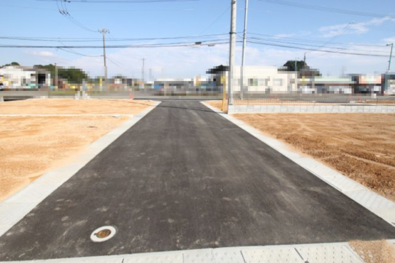 土佐市蓮池　建築条件なし　売土地（全9区画）の前面道路含む現地写真|一方　東側　幅　5ｍ　接面　5ｍ