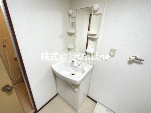八尾市東山本町３丁目のアパートの独立洗面台