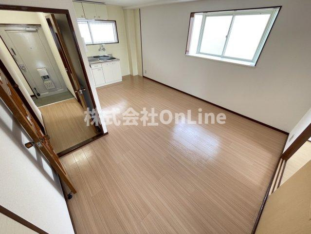 八尾市東山本町３丁目のアパートの洋室