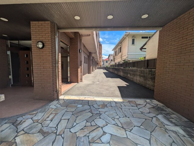 ジェイシティ持田|高級感のあるエントランス