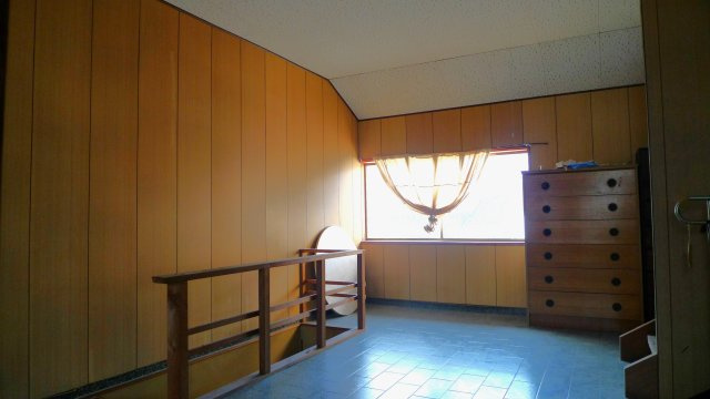 平田町　戸建ての洋室|２F　広々とした空間ですので、他多目的に使用可能です。