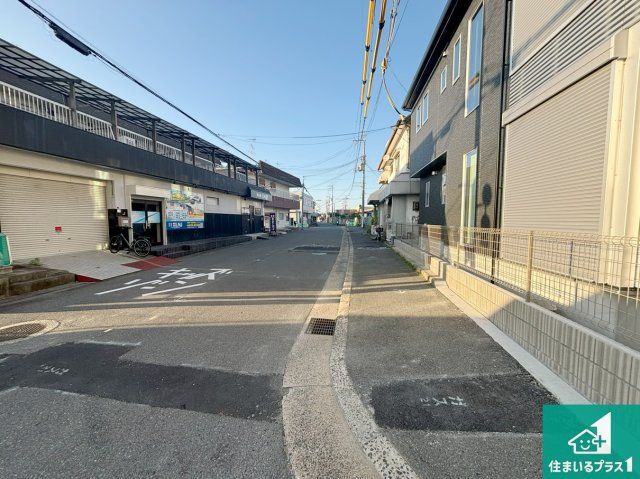 29日(土)30日(日)現地ご見学可能！　枚方市大峰元町　限定1邸の前面道路含む現地写真|周辺は閑静な住宅街！前面道路広々で車の出し入れも便利です。駐車が苦手な方でも安心して車庫入れできます！