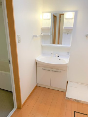 【独立洗面台】 | さくらいマンション石田浜 | 独立洗面化粧台が付いています