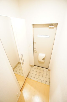【玄関】 | サニーハウスA | ※同物件・同タイプの写真です。