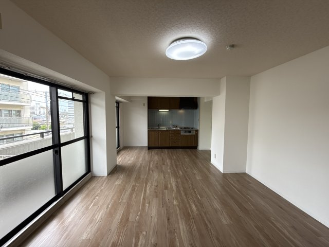 珈琲館ビルの居間・リビング