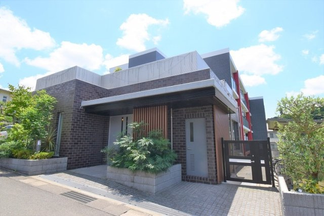 ザ・テラスコート英のエントランス