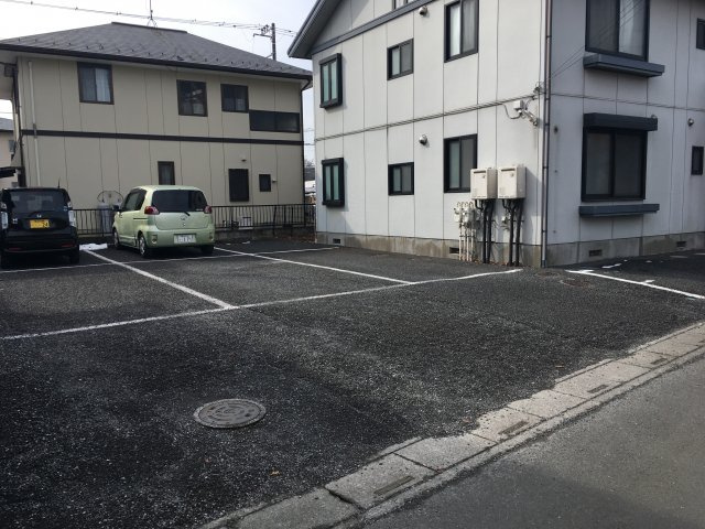 エリタージュ小松原の駐車場|駐車場完備です