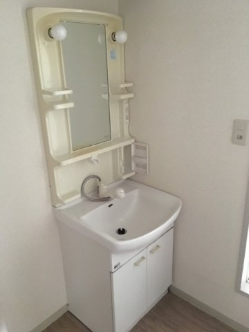 エリタージュ小松原の洗面所|広い洗面スペース