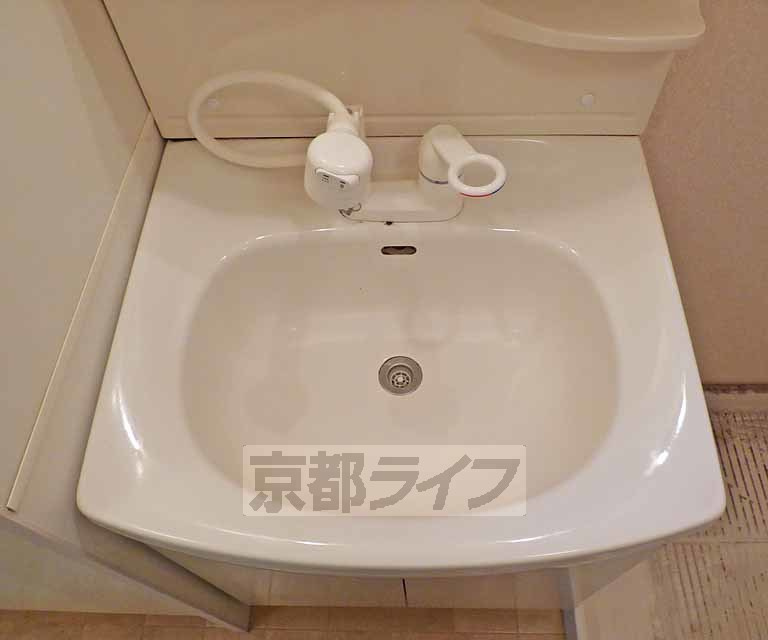 キャピタル・シティの独立洗面台