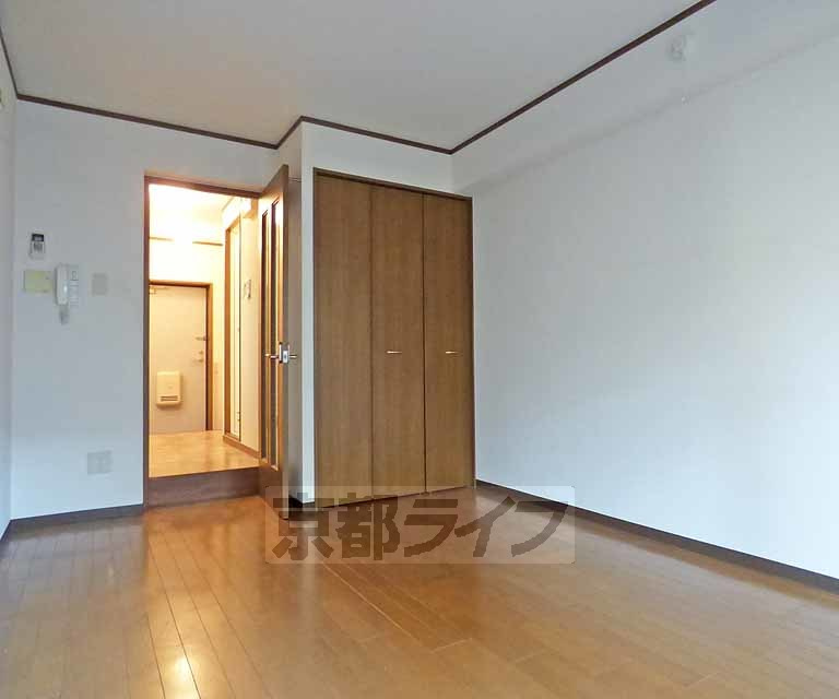 キャピタル・シティの居間・リビング