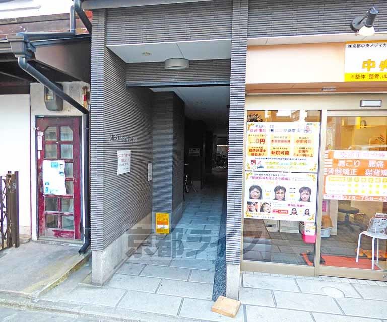 メサヴェルデ今出川のエントランス