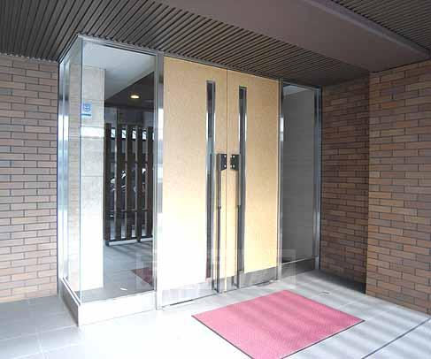 フェルミ堀川のエントランス