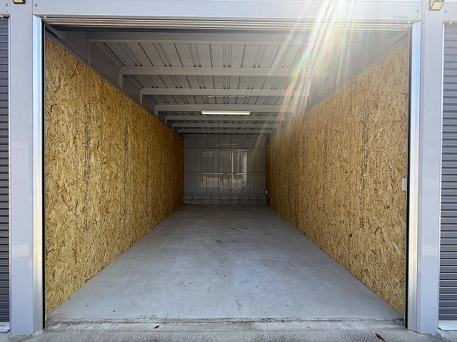 大和田町ガレージ倉庫の外観