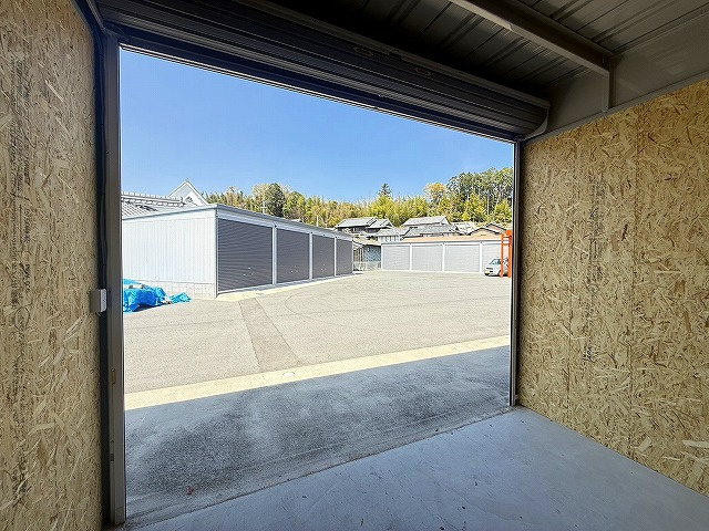 大和田町ガレージ倉庫の外観