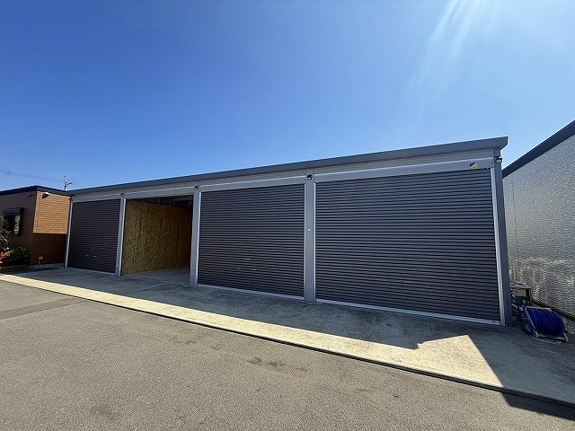 大和田町ガレージ倉庫の外観