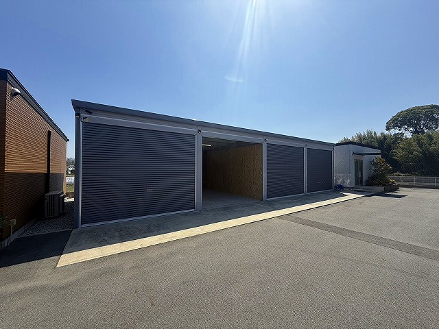 大和田町ガレージ倉庫の外観