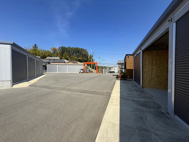 大和田町ガレージ倉庫の外観