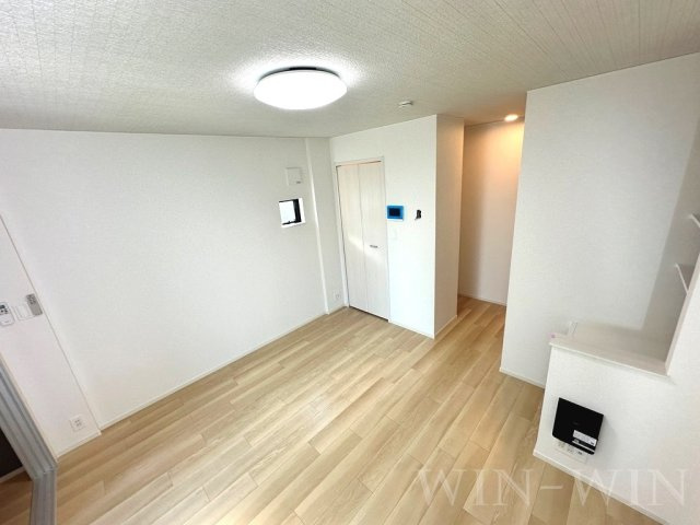 ファイン ジニア Aの居間・リビング
