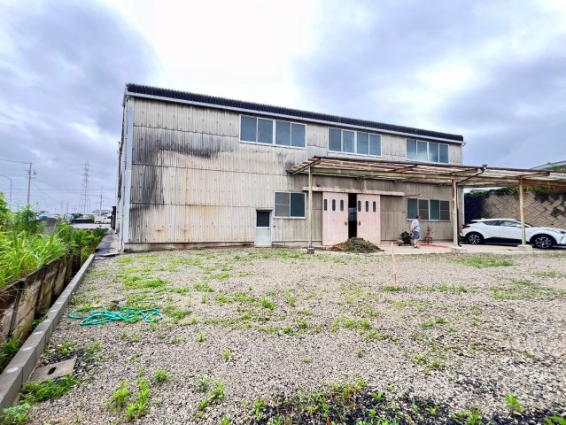 高浜市二池町倉庫の庭