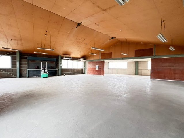 高浜市二池町倉庫の内装