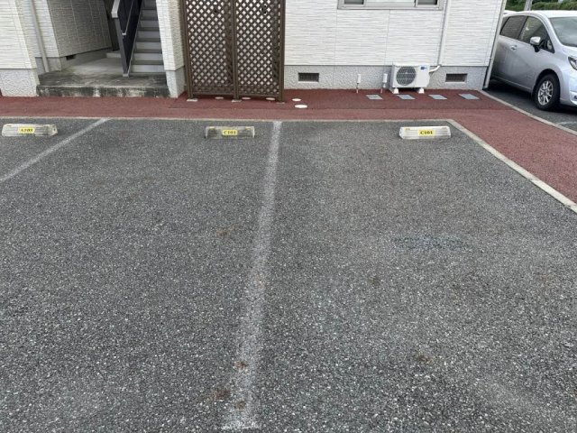 シャーメゾン・ポルトＣの駐車場