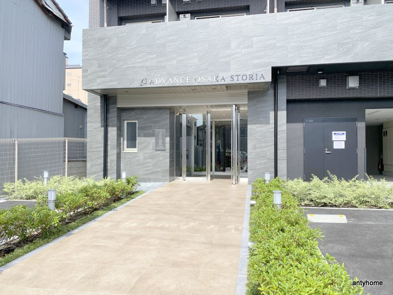 アドバンス大阪ストーリア　仲介手数料無料のエントランス