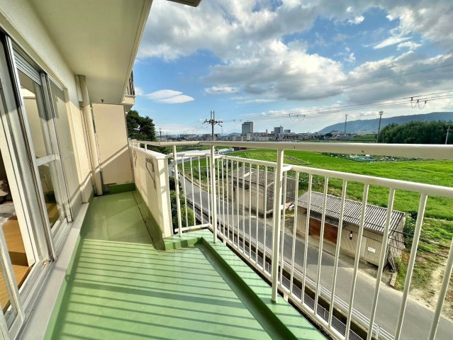 イトーピア向日マンションB棟　4階のバルコニー