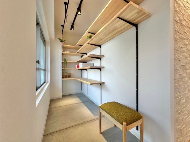 イトーピア向日マンションB棟　4階の玄関|土間玄関