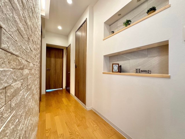 イトーピア向日マンションB棟　4階の玄関