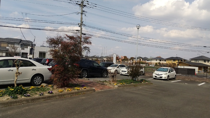 フロンティア・ウィンの駐車場