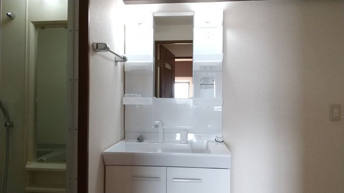 フロンティア・ウィンの独立洗面台